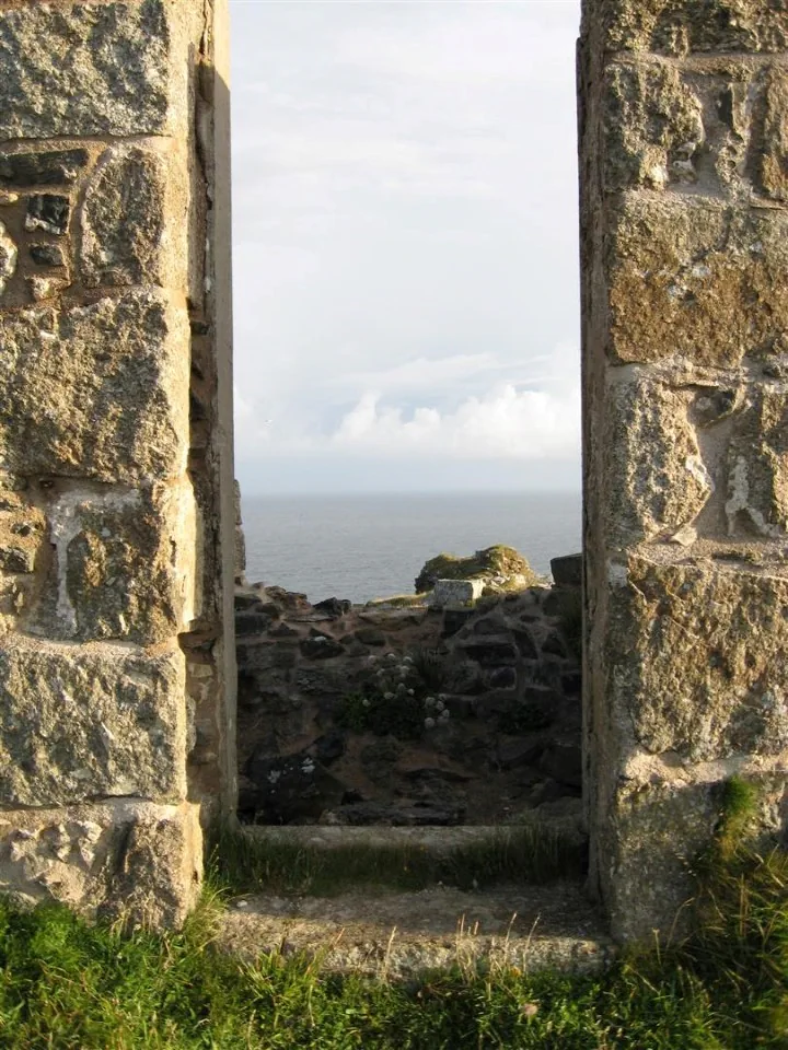 Day 5 cliff ruins 2